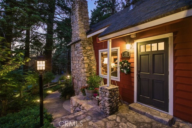 433 Milburn Road, Lake Arrowhead CA: https://media.crmls.org/medias/0a121416-0988-49e3-81b3-99573e013a2a.jpg
