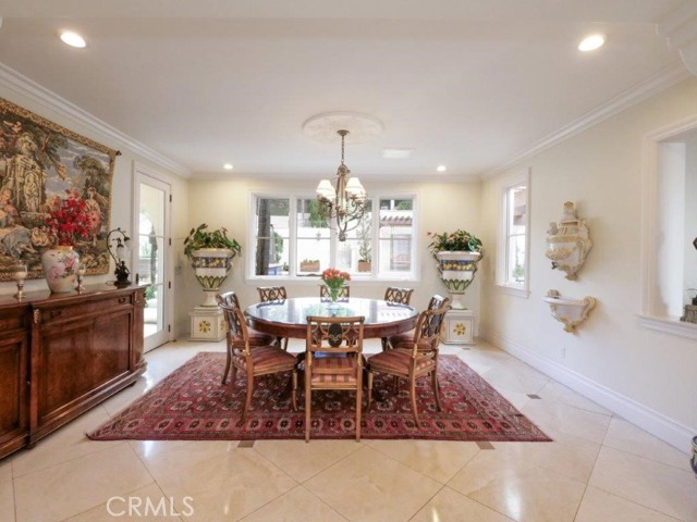 Casual Dining Area