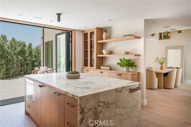 Detail Gallery Image 8 of 34 For 3977 Oeste Ave, Studio City,  CA 91604 - 3 Beds | 2/1 Baths