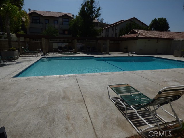 Detail Gallery Image 10 of 10 For 18125 American Beauty Dr #165,  Canyon Country,  CA 91387 - 3 Beds | 2 Baths