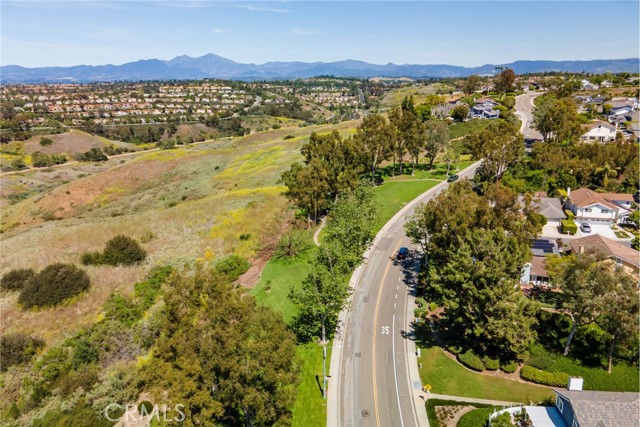 Image 52 of 63 For 3 Taylor Place