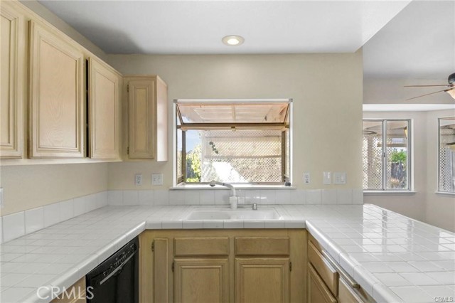 Detail Gallery Image 9 of 14 For 1291 Silica Ct, Hemet,  CA 92543 - 3 Beds | 2 Baths