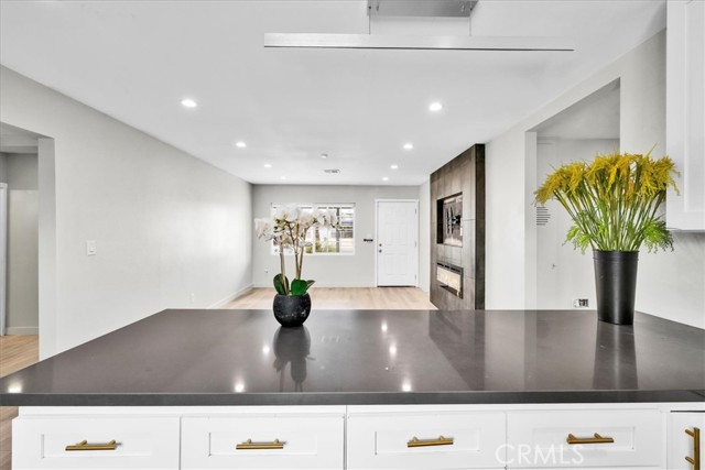 73355 Sun Valley Drive, 29 Palms CA: https://media.crmls.org/medias/0a171845-1f44-451d-bb80-4f094643cc32.jpg