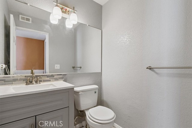 Detail Gallery Image 21 of 41 For 43946 Rembrandt St, Lancaster,  CA 93535 - 5 Beds | 3/1 Baths