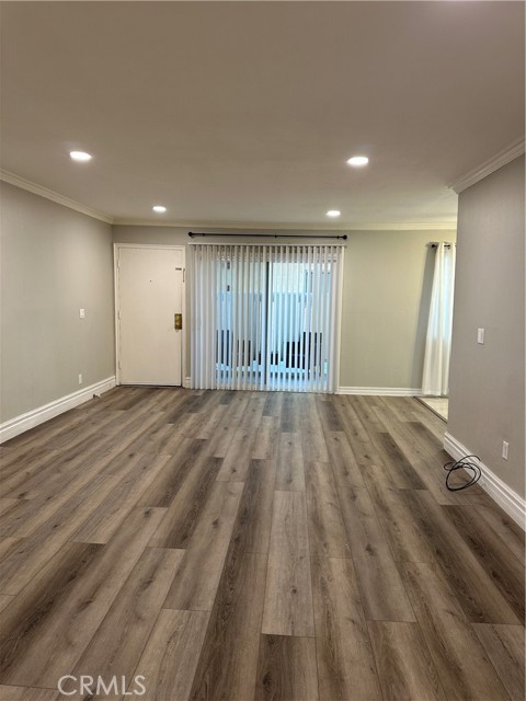 121 Sinclair, 122 photo 2