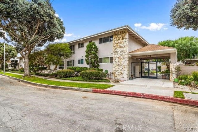 Detail Gallery Image 1 of 14 For 3210 Merrill #23,  Torrance,  CA 90503 - 3 Beds | 2 Baths