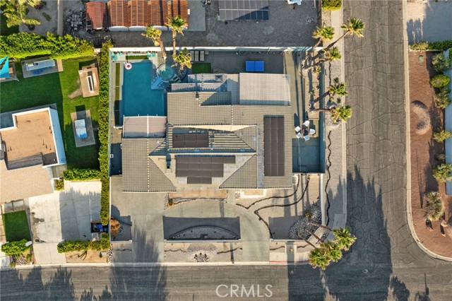 Image 18 of 66 For 2306 Acacia Rd E