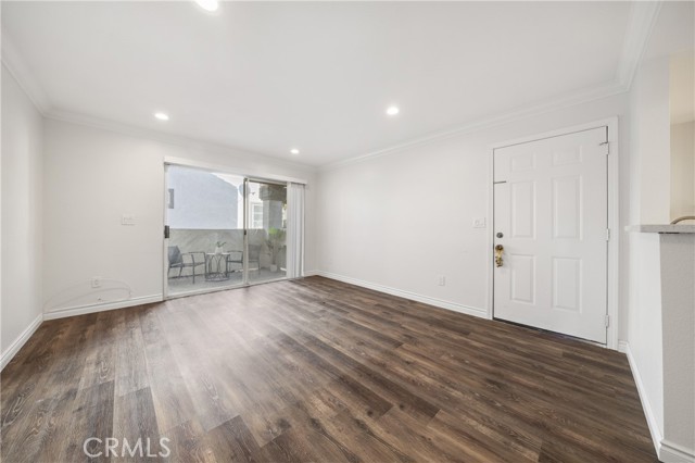 Detail Gallery Image 4 of 31 For 16377 Lakeshore 6k,  Lake Elsinore,  CA 92530 - 2 Beds | 2/1 Baths