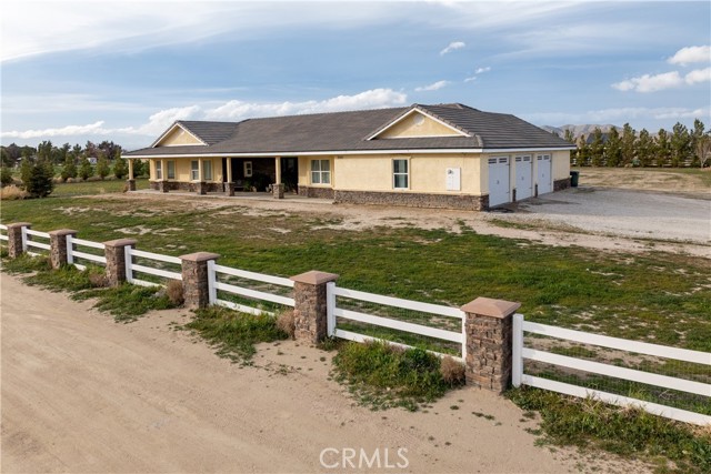 Detail Gallery Image 5 of 46 For 7095 Cypress, Rosamond,  CA 93560 - 4 Beds | 3 Baths