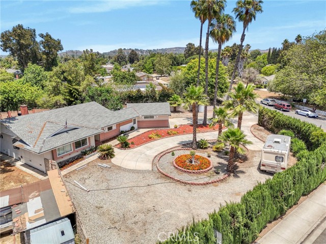 1633 Montgomery Road, Thousand Oaks CA: https://media.crmls.org/medias/0a1a90e5-d4c7-4923-8b0d-987e02b9496e.jpg