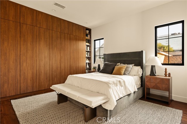 Detail Gallery Image 20 of 41 For 4930 Edgerton Ave, Encino,  CA 91436 - 5 Beds | 5/1 Baths
