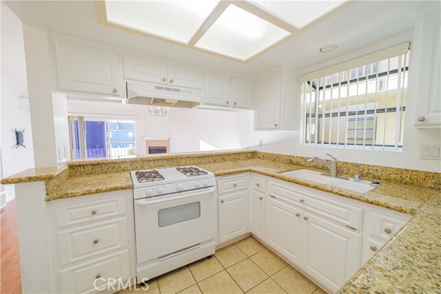 Detail Gallery Image 9 of 30 For 3516 E Ransom St #204,  Long Beach,  CA 90804 - 2 Beds | 2 Baths