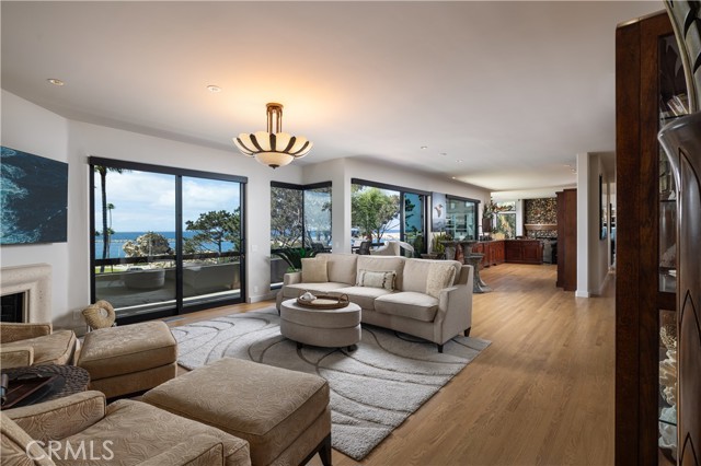 Detail Gallery Image 8 of 39 For 2901 Ocean Bld, Corona Del Mar,  CA 92625 - 4 Beds | 4/3 Baths