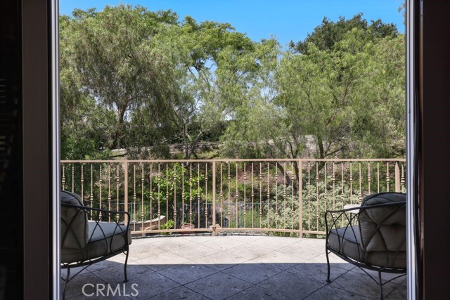 6 Marble Creek Lane, Coto de Caza CA: https://media.crmls.org/medias/0a1e107f-89c4-4f75-bed8-e7f602361868.jpg