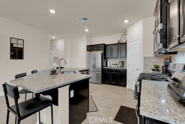 2454 W Mallard Lane, Hanford CA: https://media.crmls.org/medias/0a1e47f7-eeef-4205-9a3c-a5d3b3a2da33.jpg