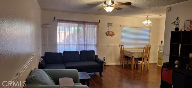 Detail Gallery Image 2 of 13 For 640 Corona, Hemet,  CA 92545 - 2 Beds | 2 Baths