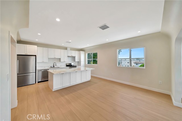 Detail Gallery Image 7 of 31 For 2800 Winter St #3,  Los Angeles,  CA 90033 - 2 Beds | 1 Baths