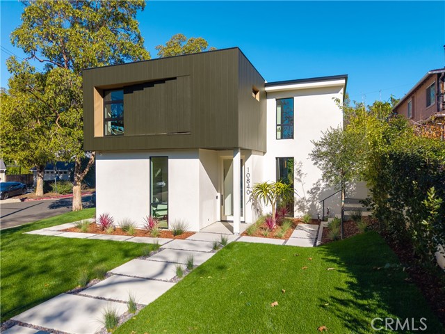 10840 Queensland, Los Angeles CA: https://media.crmls.org/medias/0a1fac16-aee6-4dd7-8a0d-4aa223494365.jpg