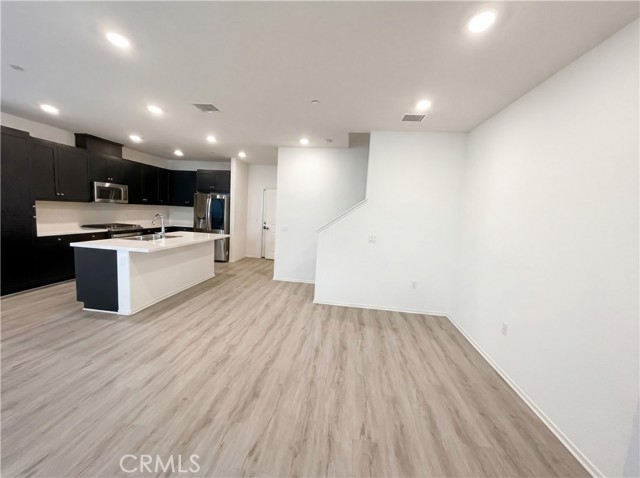 Detail Gallery Image 7 of 19 For 5628 Kate, Fontana,  CA 92336 - 2 Beds | 2/1 Baths