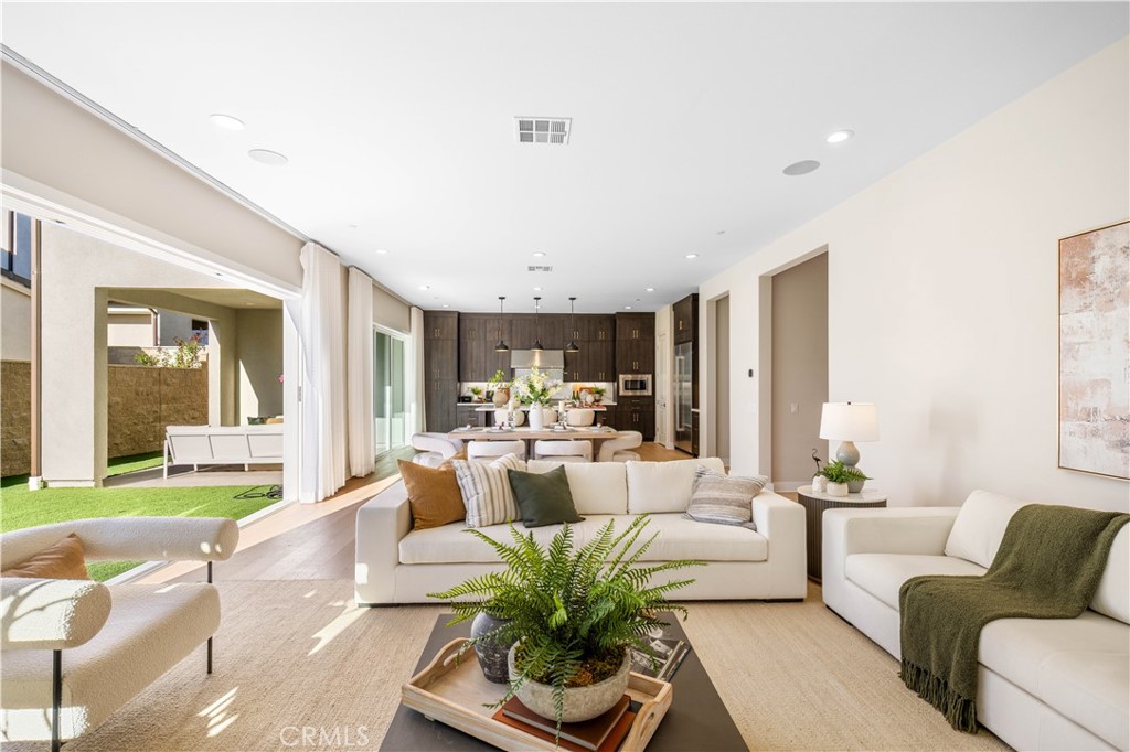 MLS #OC25239001 image #17