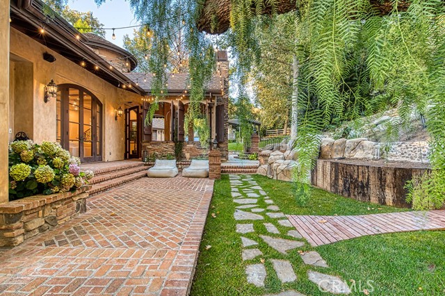 31742 Contijo Way, Coto de Caza CA: https://media.crmls.org/medias/0a219753-ab5a-4a9a-8170-719b04b55473.jpg
