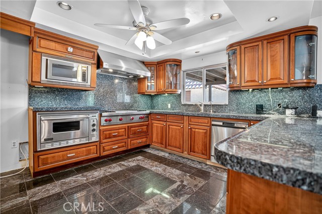 Detail Gallery Image 5 of 21 For 17558 Lahey St, Granada Hills,  CA 91344 - 5 Beds | 4 Baths