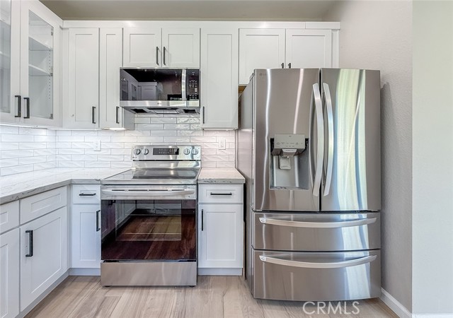 Detail Gallery Image 17 of 46 For 28722 Lincoln Ave, Castaic,  CA 91384 - 3 Beds | 3 Baths