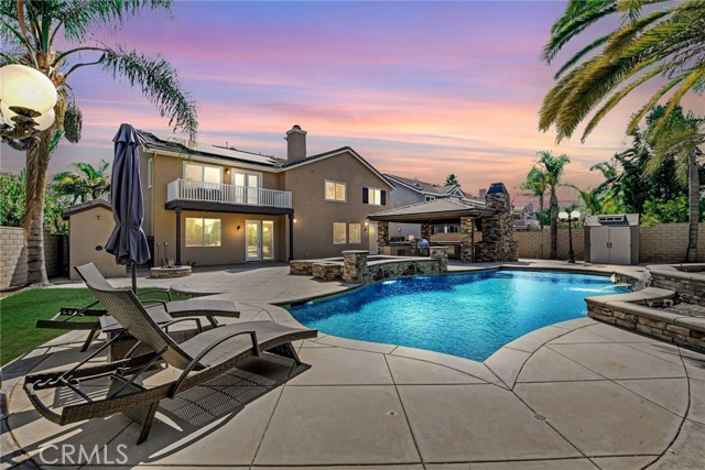 Detail Gallery Image 6 of 75 For 303 Sunburst Ln, Corona,  CA 92879 - 6 Beds | 4/2 Baths