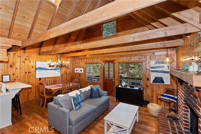 Detail Gallery Image 7 of 44 For 28410 Larchmont Ln, Lake Arrowhead,  CA 92352 - 3 Beds | 2 Baths