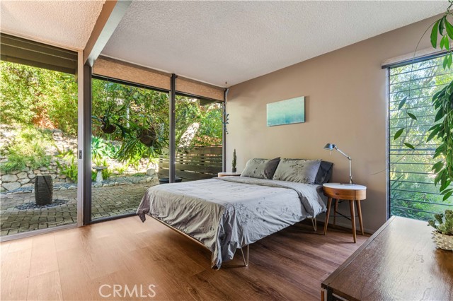 4380 Canyon Crest Road, Altadena CA: https://media.crmls.org/medias/0a237d13-7699-4e18-b7f1-850f6e816fda.jpg