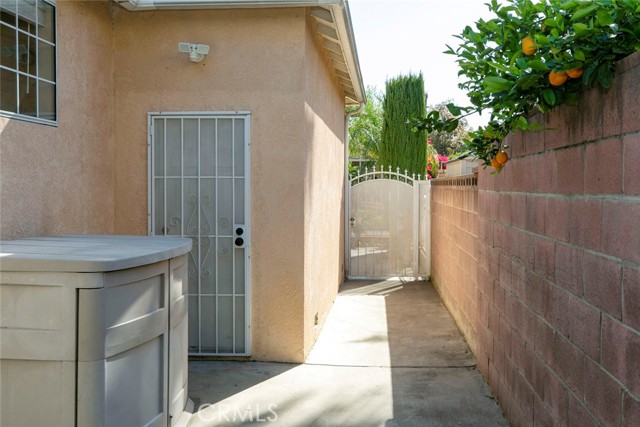 Detail Gallery Image 32 of 43 For 7007 Cantaloupe Ave, Van Nuys,  CA 91405 - 3 Beds | 2 Baths