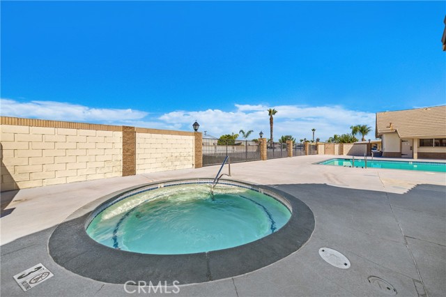 575 S Lyon, Hemet CA: https://media.crmls.org/medias/0a2475c5-c803-4ad2-9a8e-5041a7a19ab3.jpg