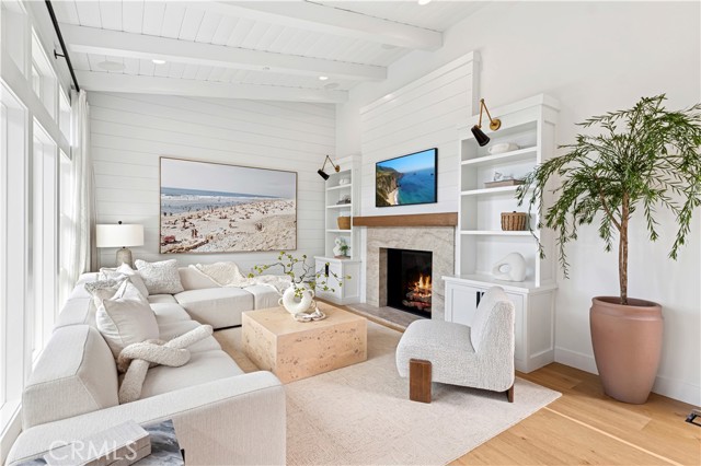 Detail Gallery Image 6 of 37 For 706 Poinsettia, Corona Del Mar,  CA 92625 - 5 Beds | 3/1 Baths