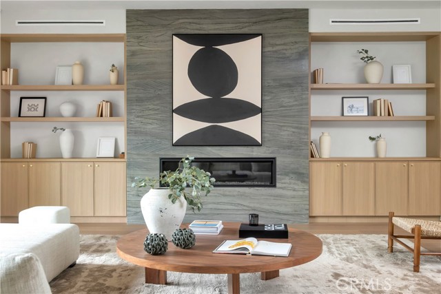 13024 Bloomfield Street, Studio City CA: https://media.crmls.org/medias/0a24f7a3-ca73-4953-91f4-d31b130845b9.jpg