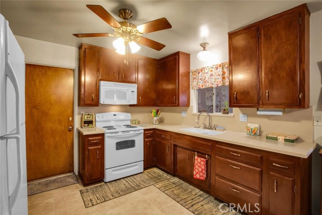 Detail Gallery Image 14 of 34 For 7453 Victoria Ave, Yucca Valley,  CA 92284 - 2 Beds | 2 Baths