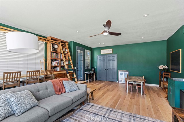 9744 Sweetwater Drive, Agua Dulce CA: https://media.crmls.org/medias/0a264b49-92c6-4a65-b110-07c6b0079297.jpg