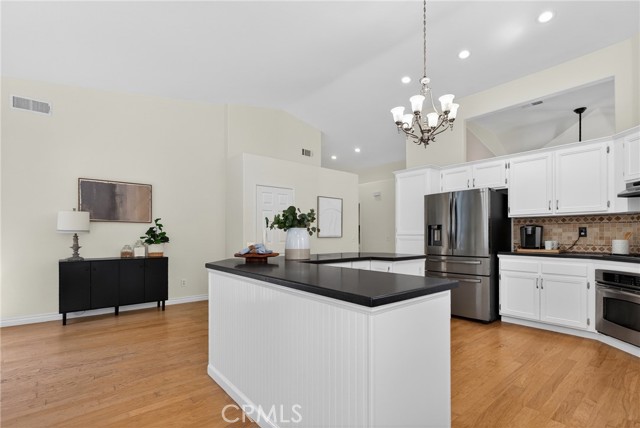 Detail Gallery Image 11 of 22 For 25837 Anderson Ln, Stevenson Ranch,  CA 91381 - 4 Beds | 2 Baths