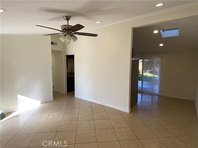 Detail Gallery Image 6 of 21 For 19137 Pleasantdale, Canyon Country,  CA 91351 - 4 Beds | 2 Baths