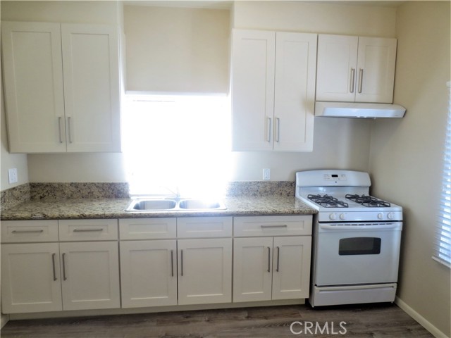 Detail Gallery Image 5 of 9 For 112 W Adele St #C1,  Anaheim,  CA 92805 - 2 Beds | 1 Baths