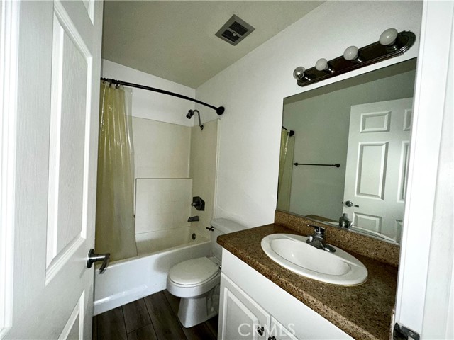 Detail Gallery Image 7 of 13 For 5500 Owensmouth Ave #314,  Woodland Hills,  CA 91367 - 3 Beds | 2 Baths