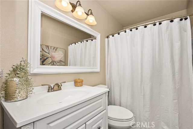 26065 Las Flores, Mission Viejo CA: https://media.crmls.org/medias/0a28c748-88d1-47e0-b939-d8500eb710bc.jpg