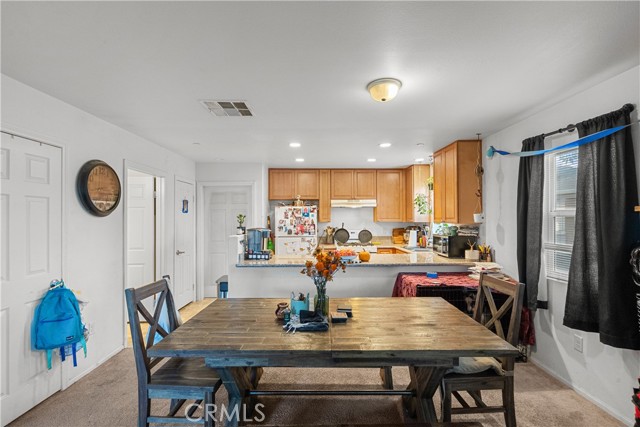 Detail Gallery Image 9 of 25 For 26142 Gravett Pl, Saugus,  CA 91350 - 4 Beds | 3 Baths