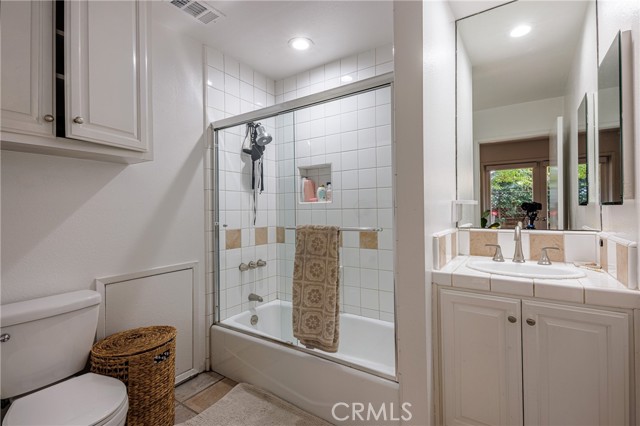 Detail Gallery Image 13 of 17 For 548 Agate St, Laguna Beach,  CA 92651 - 3 Beds | 3 Baths