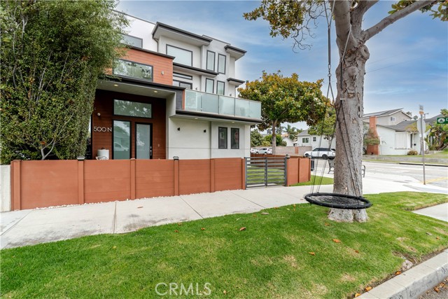 Detail Gallery Image 60 of 72 For 500 N Lucia Ave, Redondo Beach,  CA 90277 - 4 Beds | 5 Baths