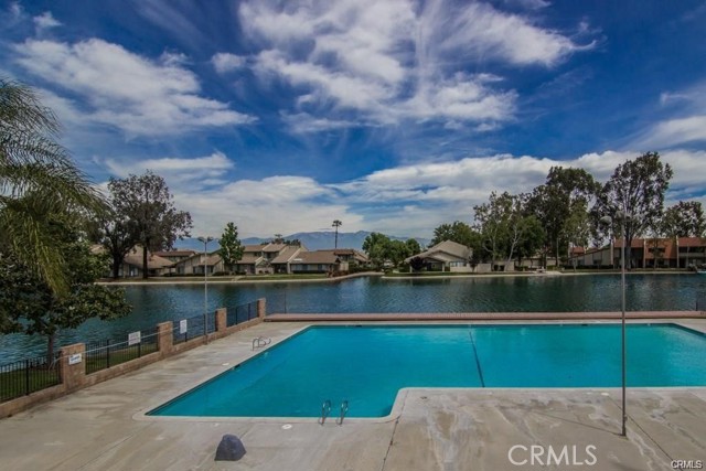 Detail Gallery Image 9 of 20 For 1586 Border, Corona,  CA 92882 - 2 Beds | 2 Baths