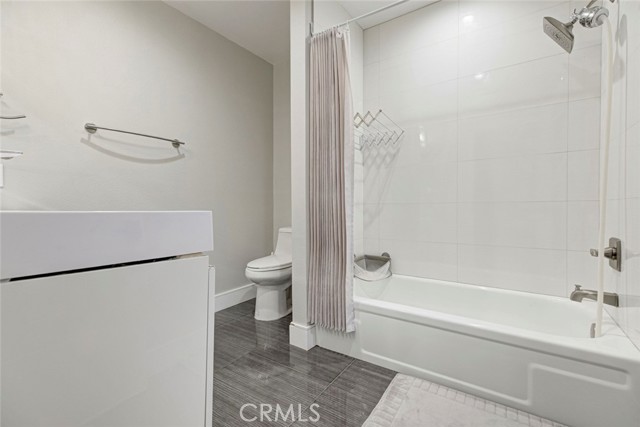 Detail Gallery Image 19 of 41 For 1881 Alpha Rd #17,  Glendale,  CA 91208 - 2 Beds | 3 Baths