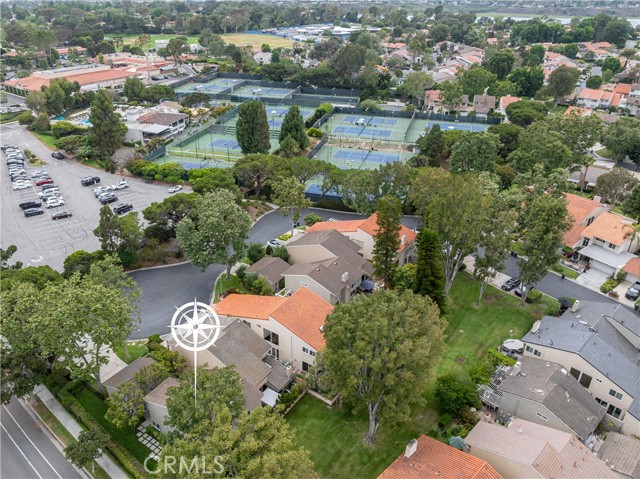 520 Laver Way, Newport Beach CA: https://media.crmls.org/medias/0a2c50fe-f0f2-4ad4-ab9e-73d42b06e0aa.jpg
