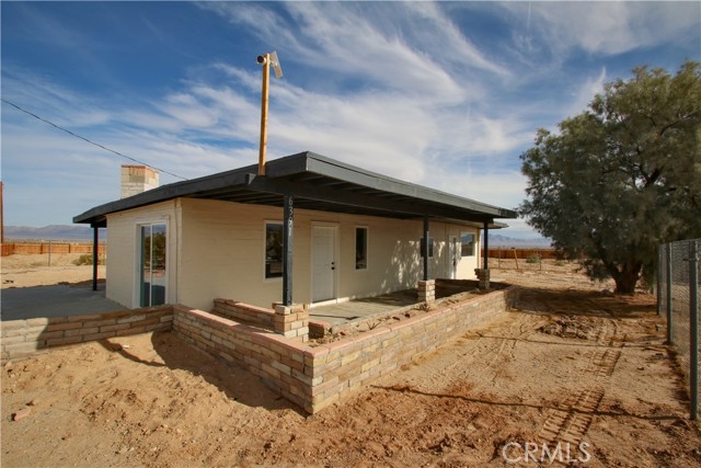 Detail Gallery Image 1 of 24 For 6391 Zircon Ave, Twentynine Palms,  CA 92277 - 2 Beds | 1 Baths
