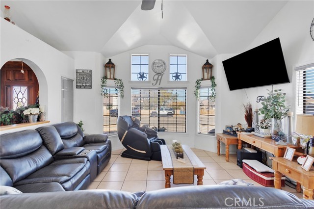 Detail Gallery Image 10 of 40 For 14489 Schooner, Helendale,  CA 92342 - 3 Beds | 2 Baths