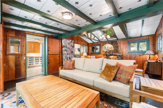25 Hot Spring Canyon Rd, San Juan Capistrano CA: https://media.crmls.org/medias/0a2cdae4-0210-4b4a-ad74-aaf20584f164.jpg